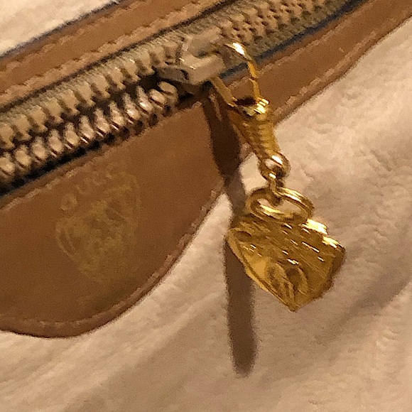 Vintage GUCCI Micro GG 1970’s Clamshell Hinged Shoulder Bag COA DUSTBAG RARE - Picture 8 of 17